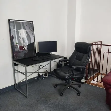 2-level Big Space Near Beach, Bars, Walking Street Appartement Varna